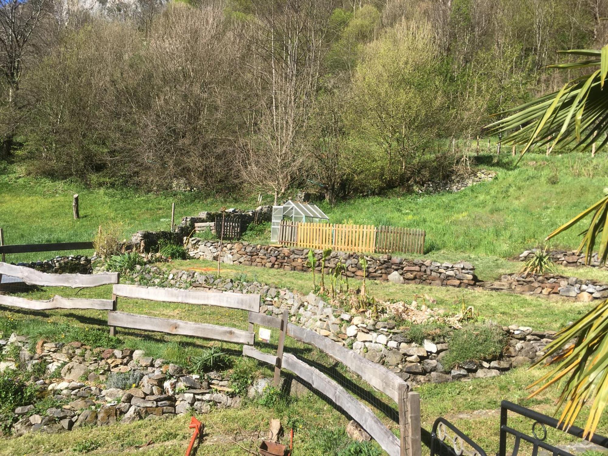 La Auarje: Appartement Avec Jardin & Terrasse Cierp Buitenkant foto