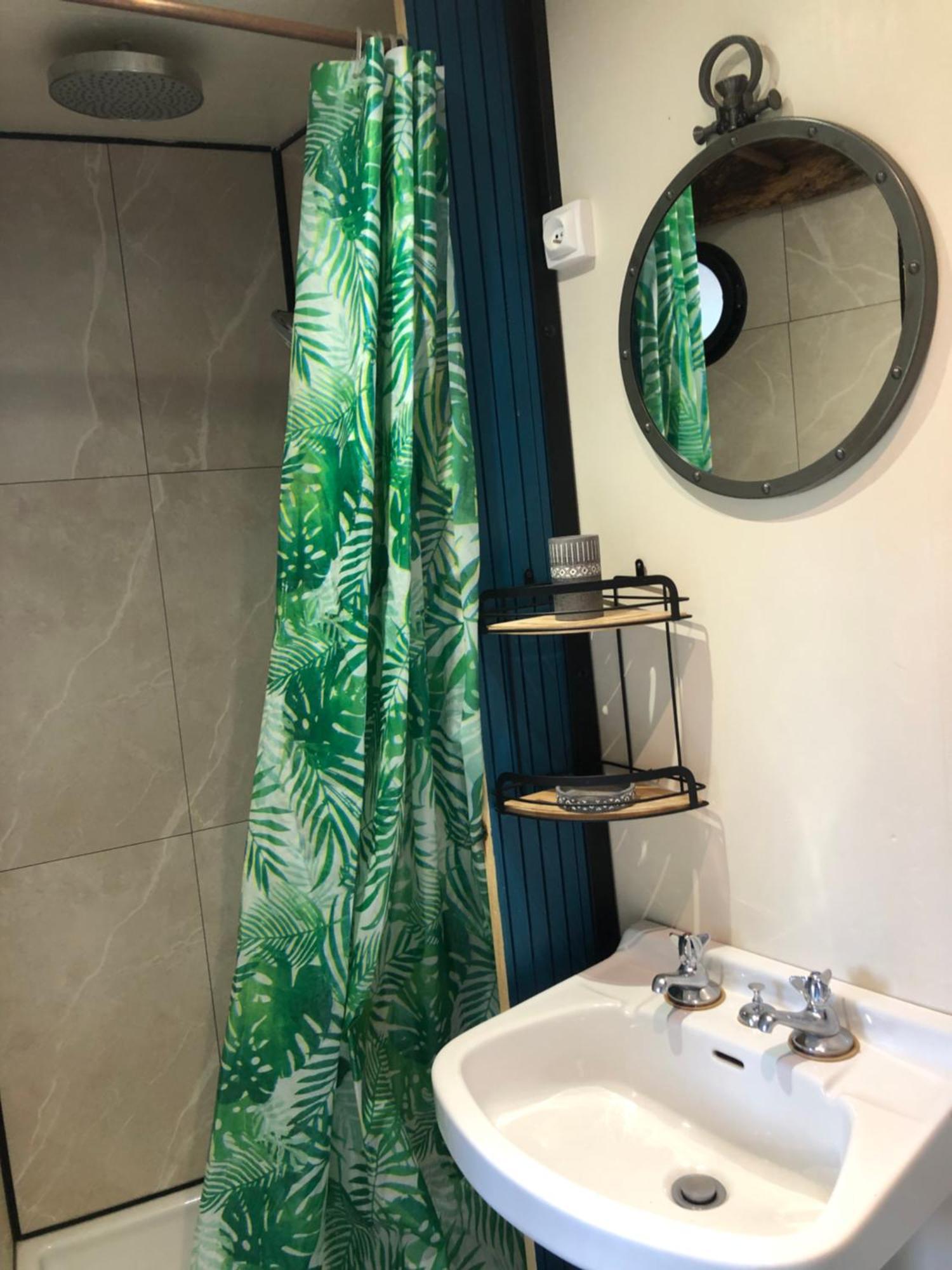 La Auarje: Appartement Avec Jardin & Terrasse Cierp Buitenkant foto